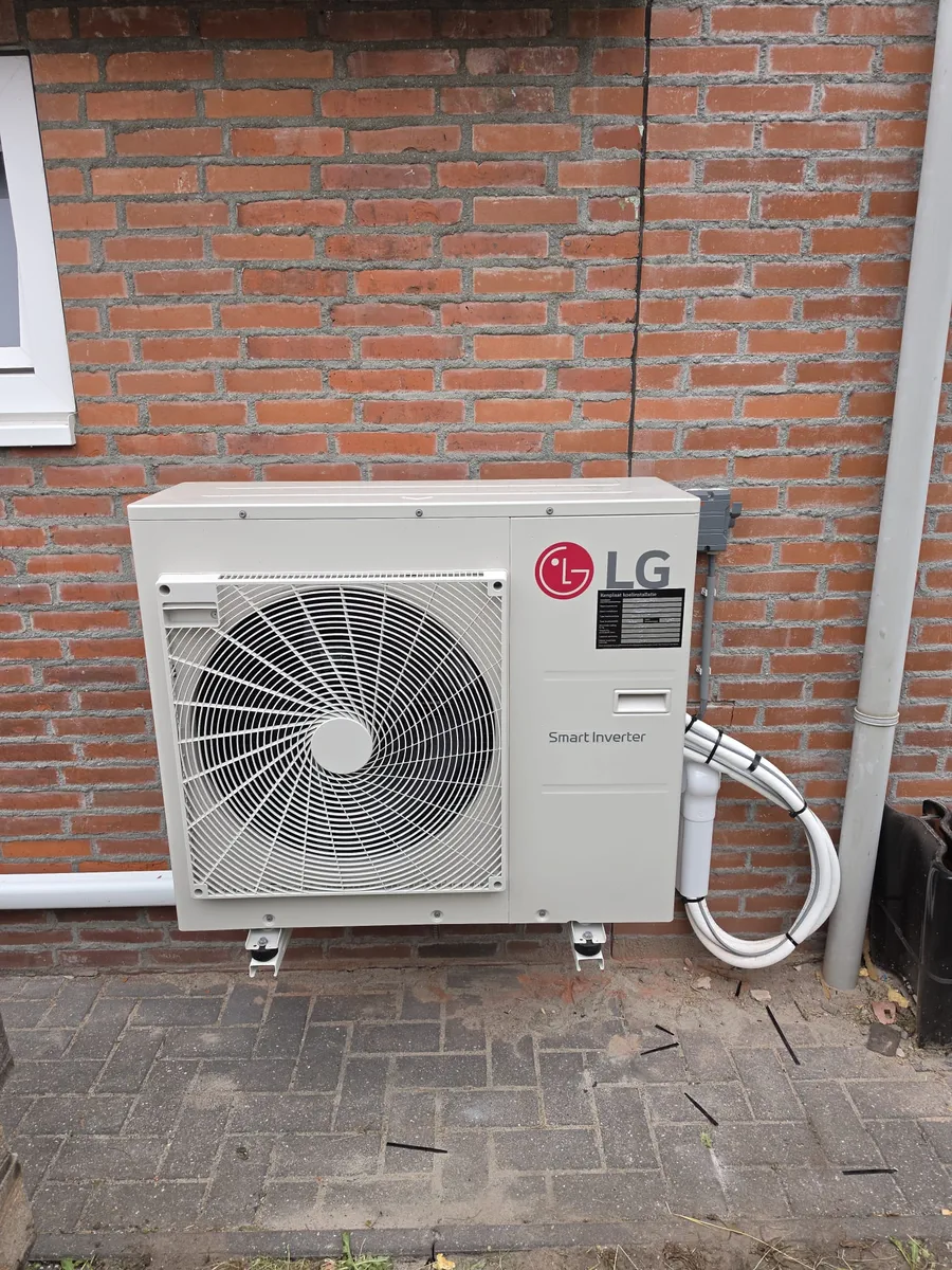 LG Smart Inverter multisplit-buitenunit op muurbeugels