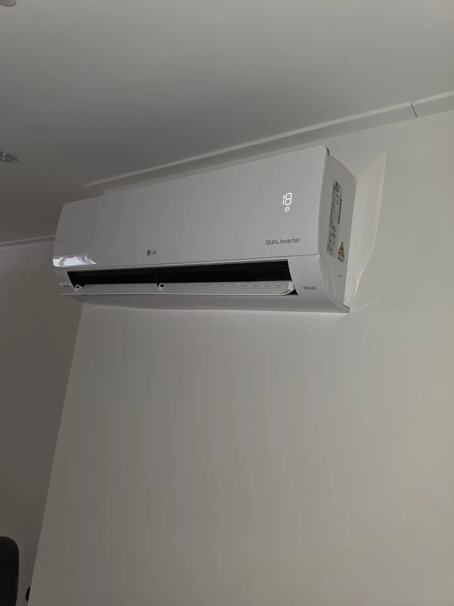 LG binnenunit in een afgewerkte ruimte